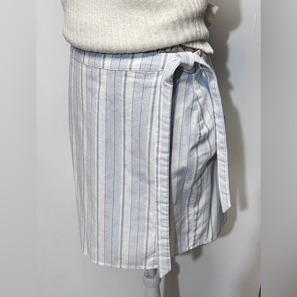 TOBI Blue and white striped wrap mini skirt size L. - Picture 6 of 12